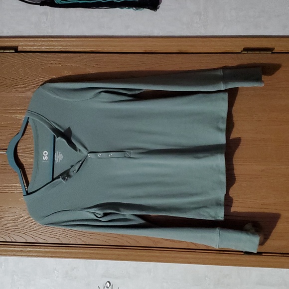 SO Tops - long sleeve Henley shirt